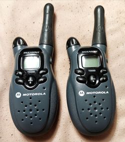 Motorola Talkabout T5600 Walkie Talkie 2-Way Radios (Pair) - Tested & Working