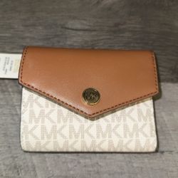 Michael Kors Wallet Brand New 
