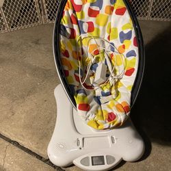 ELECTRIC 4 MOMS BABE SWING  WORKS VERY GOOD 