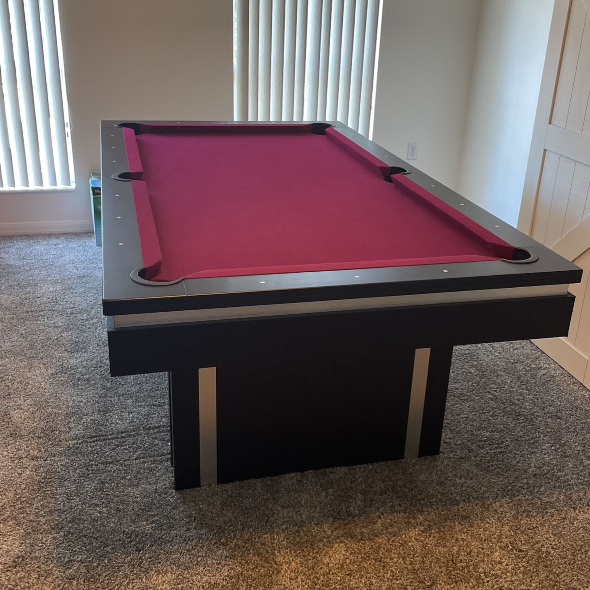 POOL TABLE