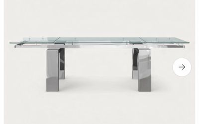 Modani Nabu Extendable Dining Table
