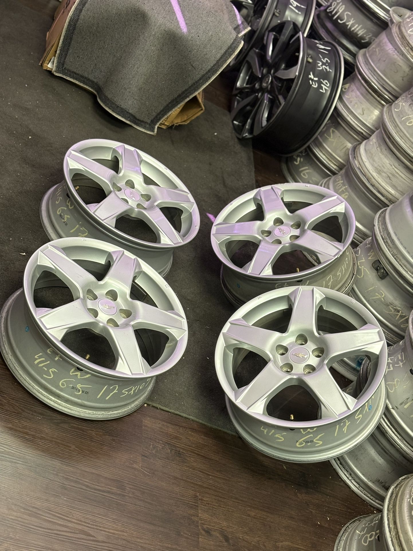 Chevy Cruze Bolt Trax Volt Sonic rims wheels 17 inch factory 5 lug bolt pattern 105 mm set of 4