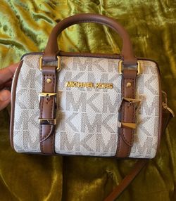 New small Micheal kors purse