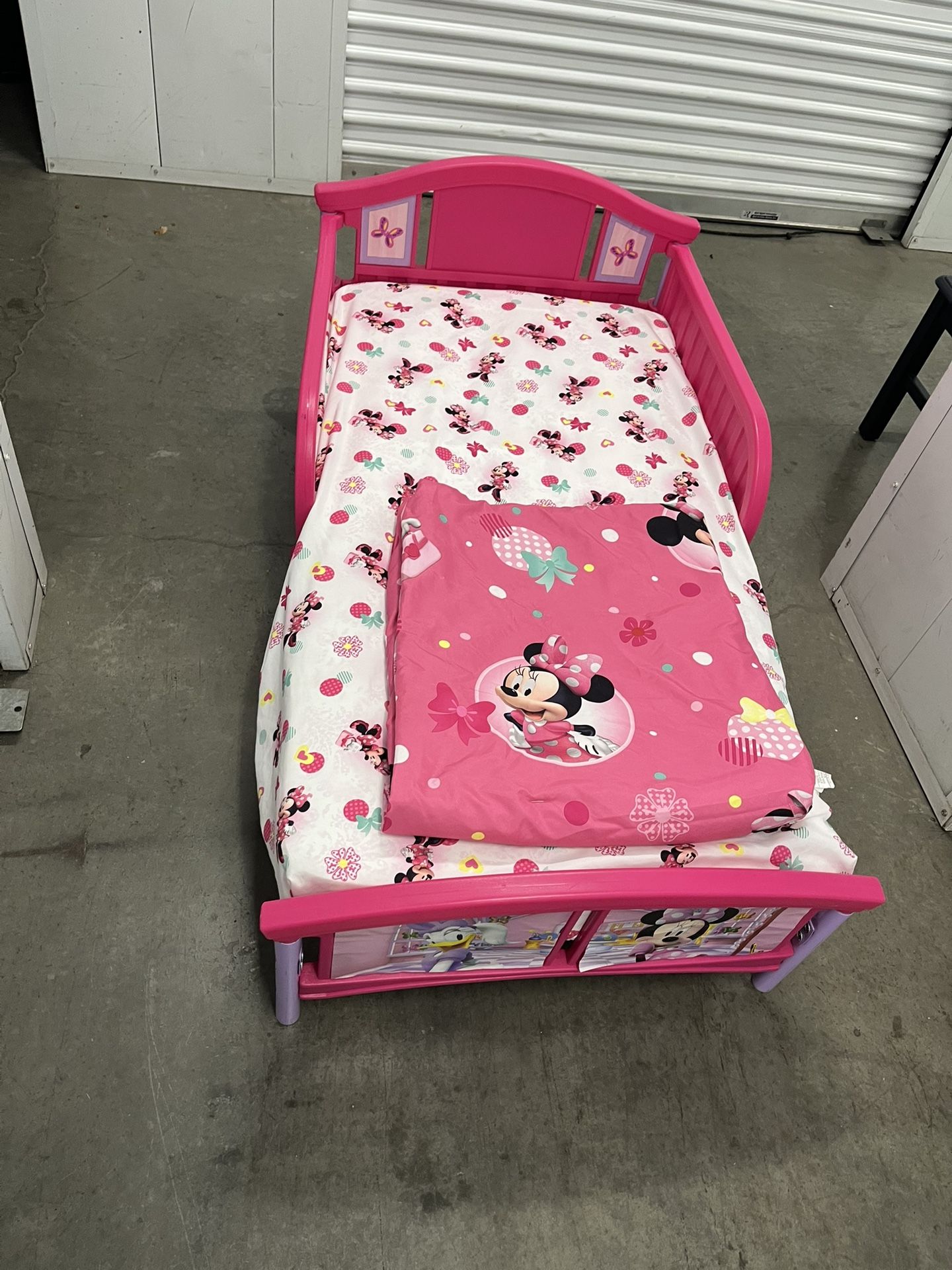 Minnie Mouse Toddler Bed