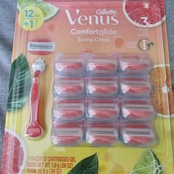 Venus ComfortGlide Razor Plus 12 Cartridge Gel Only 20.00pd 25 On Sale Plus Taxes Located Rancho&Mill Colton