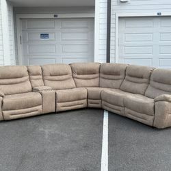 LIKE NEW POWERED RECLINING 6 PIECES SECTIONAL COUCH KANES FURNITURE DELIVERY AVAILABLE 🚚