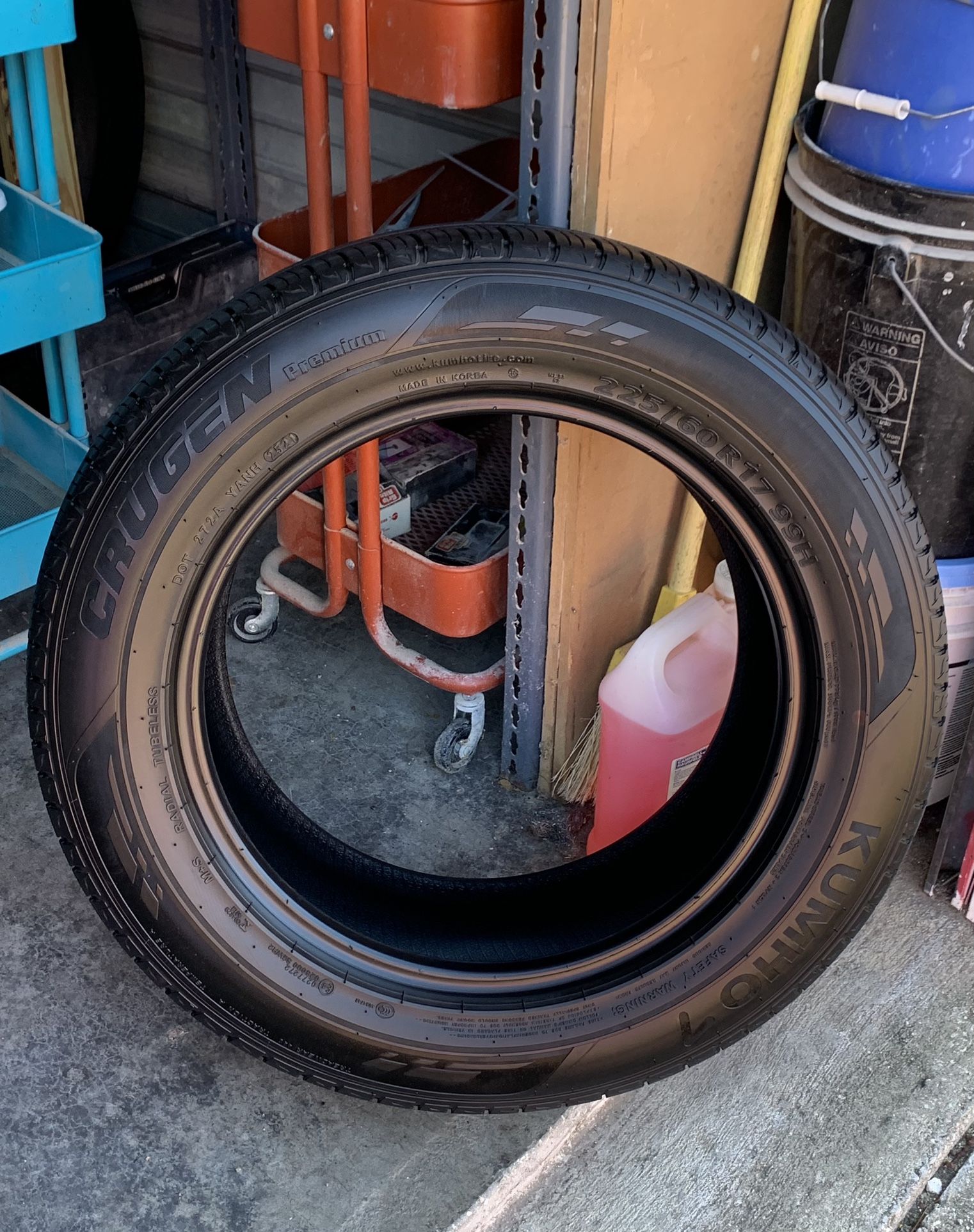 Crugen Kumho 7 225/60R17 Very Nice Tire. About 65% Tread.