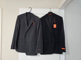 Grey sport https://offerup.com/redirect/?o=amFja2V0LkJsYWNr tuxedo jacket