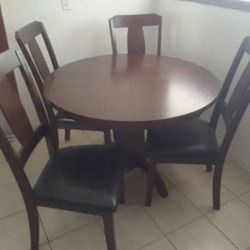 Kitchen table w/ padded chairs