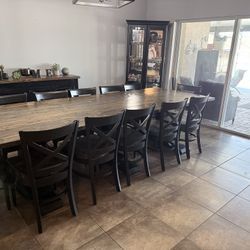 Dinning Room Table And Chairs 