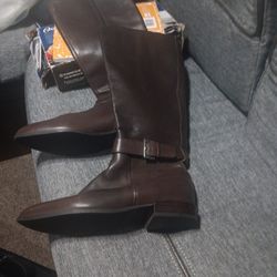 Size 9 Women's Nine West Boot