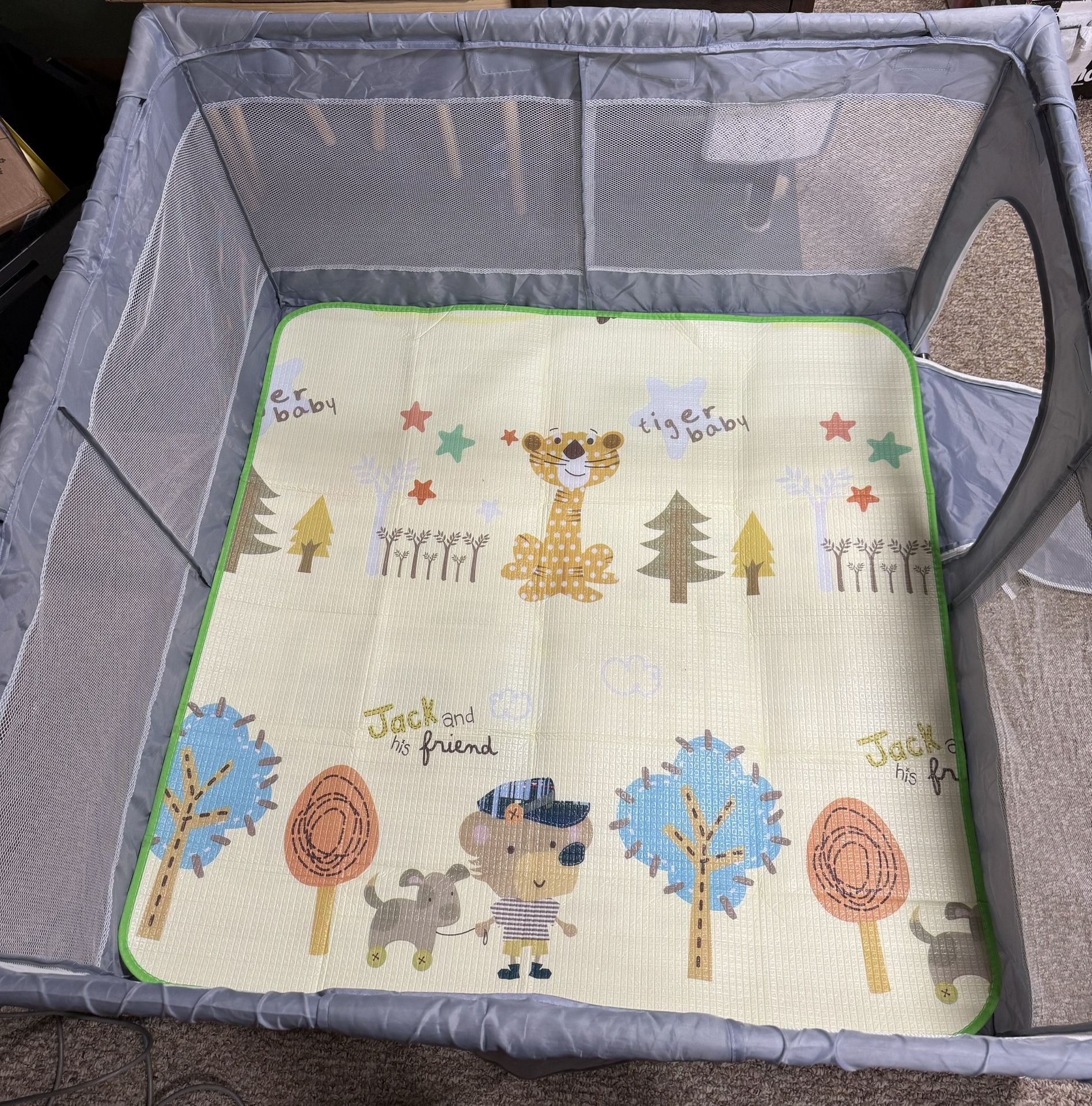 Playpen 50x50 with reversible mat