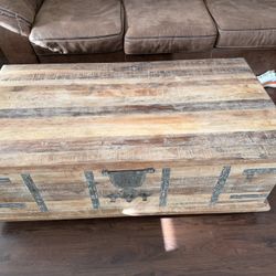 Coffee Table / Chest Stand Up Lid 
