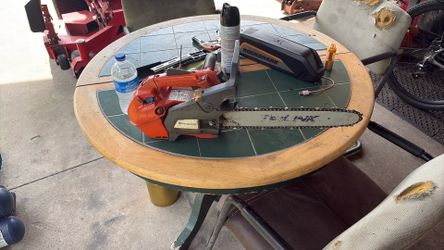 Husquvarna T 435 climbing chainsaw