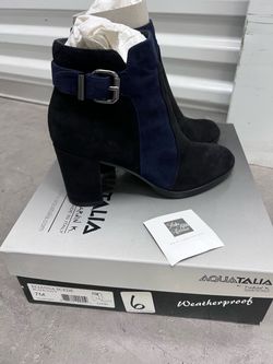 Aquatalia Elianna Suede Ankle Boots Size 7