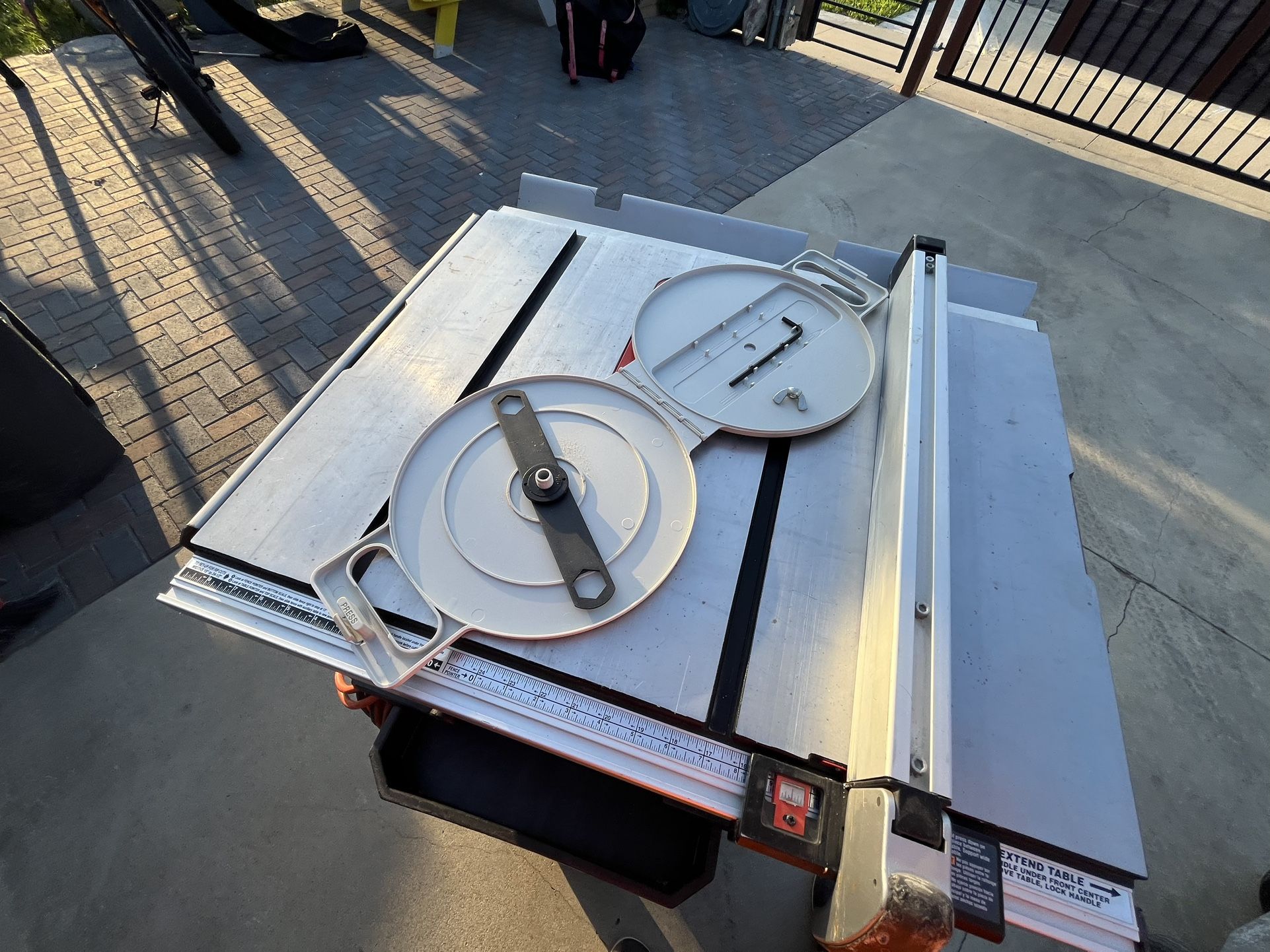 Bosch finish table saw Carpentry 