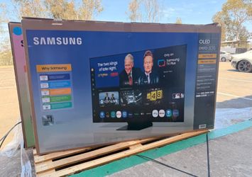 83 “ Samsung smart 4K QD-OLED HDR S90F 83 inch TV