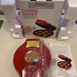  Bella Cucina Artful Food Cookie Maker #13538 New from Macys 6 to 7 minutes for a quick and delicious dessert  Simply pour batter onto the flat nonsti