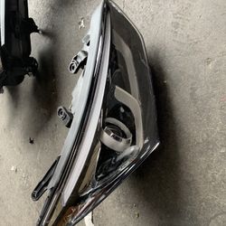 2017-2018 Hyundai Santa Fe Sport Right Headlight