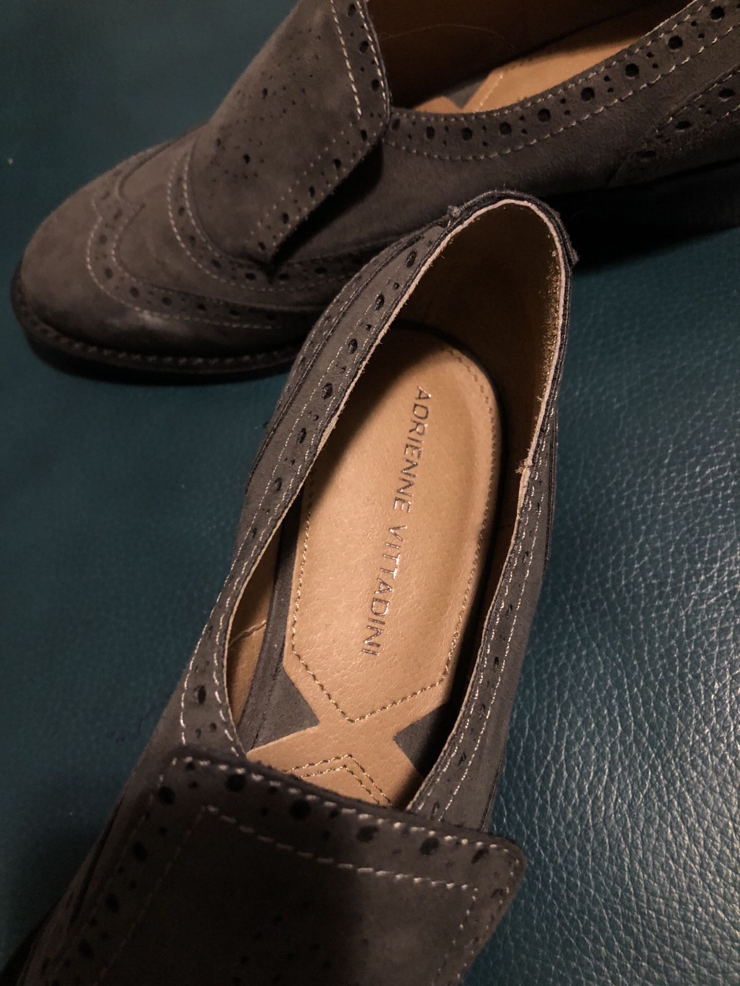 Women’s New never worn grey flat Adrienne Vittadini size 7M