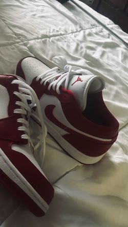 Jordan 1 low gym red