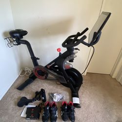 Peloton Bike + 2x Shoes, Weights, Bottle, Heart Rate Monitor, Earphones, Extra Saddle + Fixings