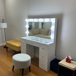PRO Makeup Vanity Desk Built-in Lights, USB Port, Power Outlet, 7Drawers, glass top
