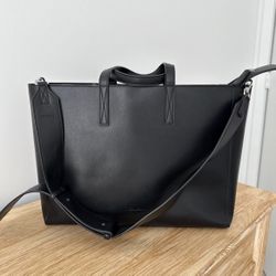 Calpak - Haven 16" Laptop Tote Bag in Black