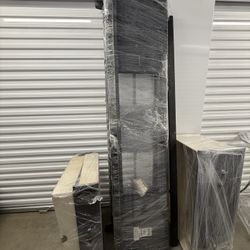 Well Kept King Sized Fairly New Storage Bedset 