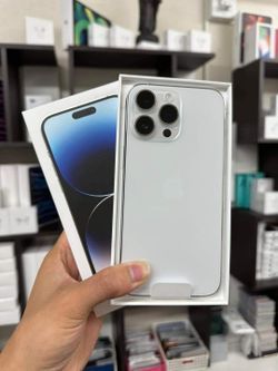 Apple iPhone 14 pro max (Unlocked)