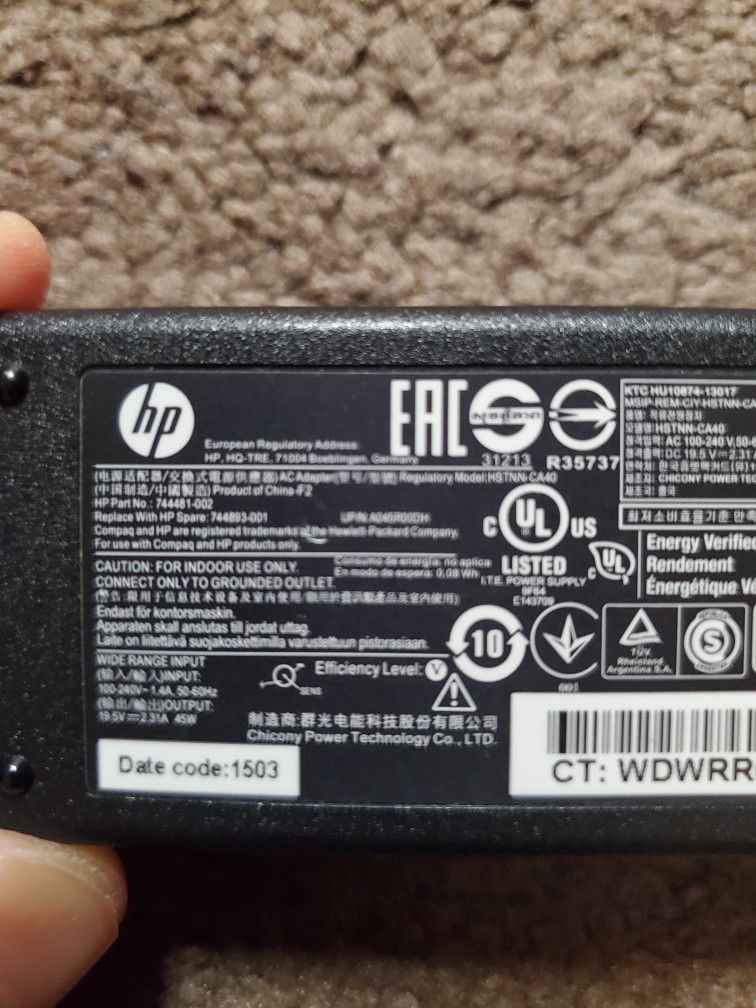 2 HP AC ADAPTER USED