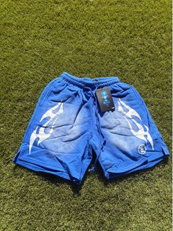 These shorts look so cool and comfy! The blue color and flame design give them a really unique vibe. Are you planning on rocking these for a casual da