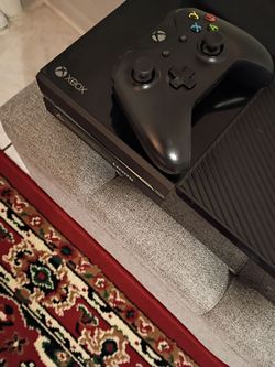 Xbox One Console with a Controller and 6 games