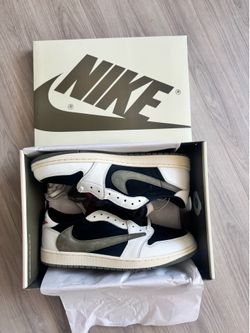 Size 14 men jordan 1 low