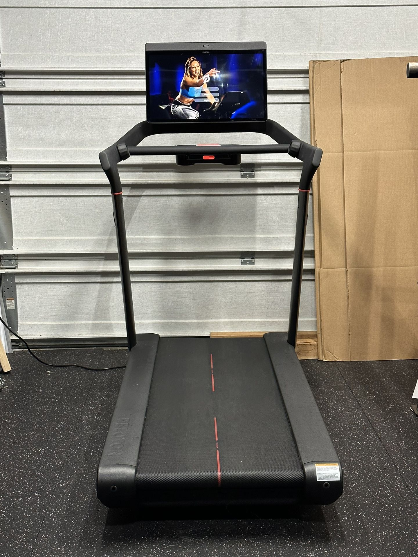 Peloton Tread Not Turning On - uyxdrrh