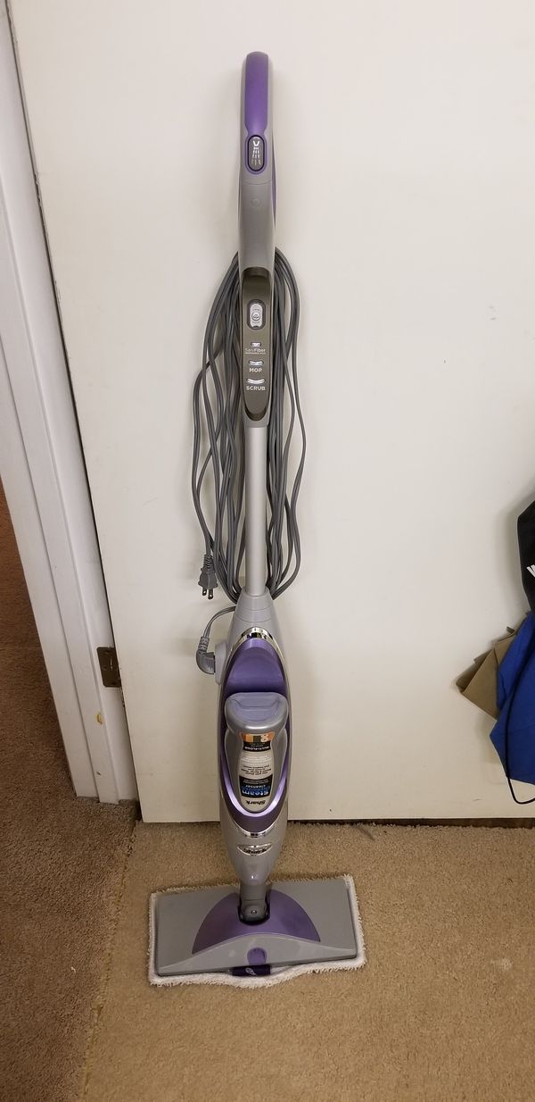 Shark Rocket SK460 Deluxe pro upright steam mop vacuum for Sale in