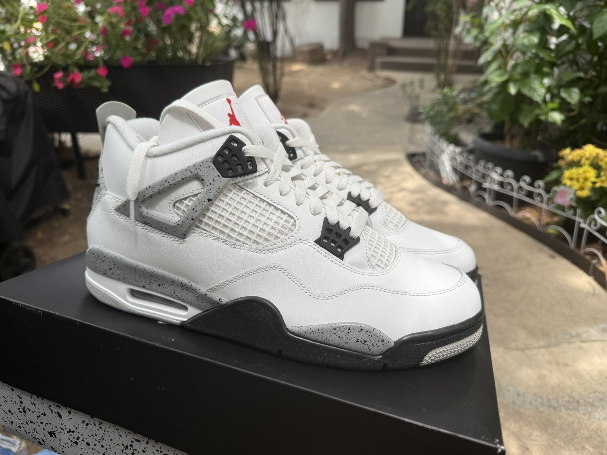 Nike Air Jordan 4 Cements 