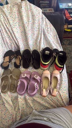 Girls shoe/sandals/ low boots