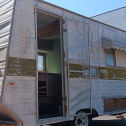 1967 Aristocrat Land Commander *needs full rebuild*