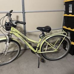 Schwinn Solitaire Touring Women’s Bike