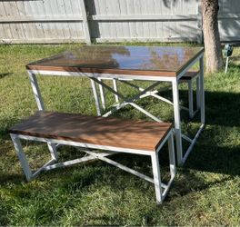 Medium sized 4 person table with two benches
