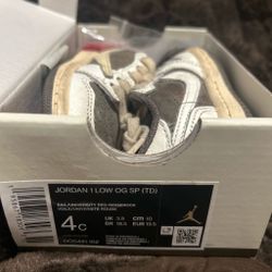 Travis Scott 4c