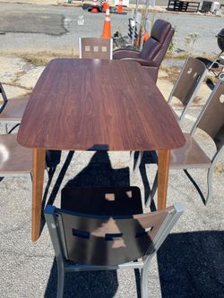 Mid-Century Modern Walnut Dining Table