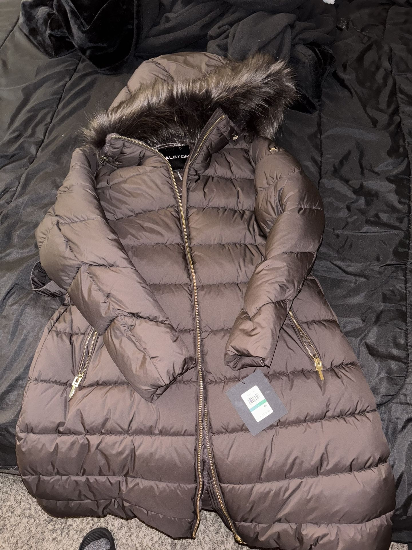 HALSTON Women’s Sweater - Puffer Jacket