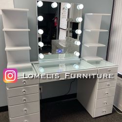 13 Drawer Complete Vanity Set W Hollywood Mirror