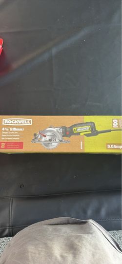Compact circular saw