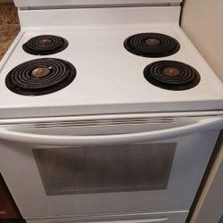Electric Stove W / Self Cleaning White