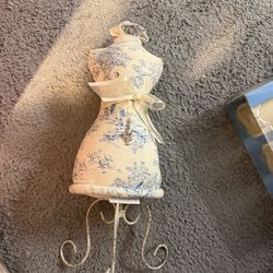 Set of 2 Bust Jewelry Stand pin cushion