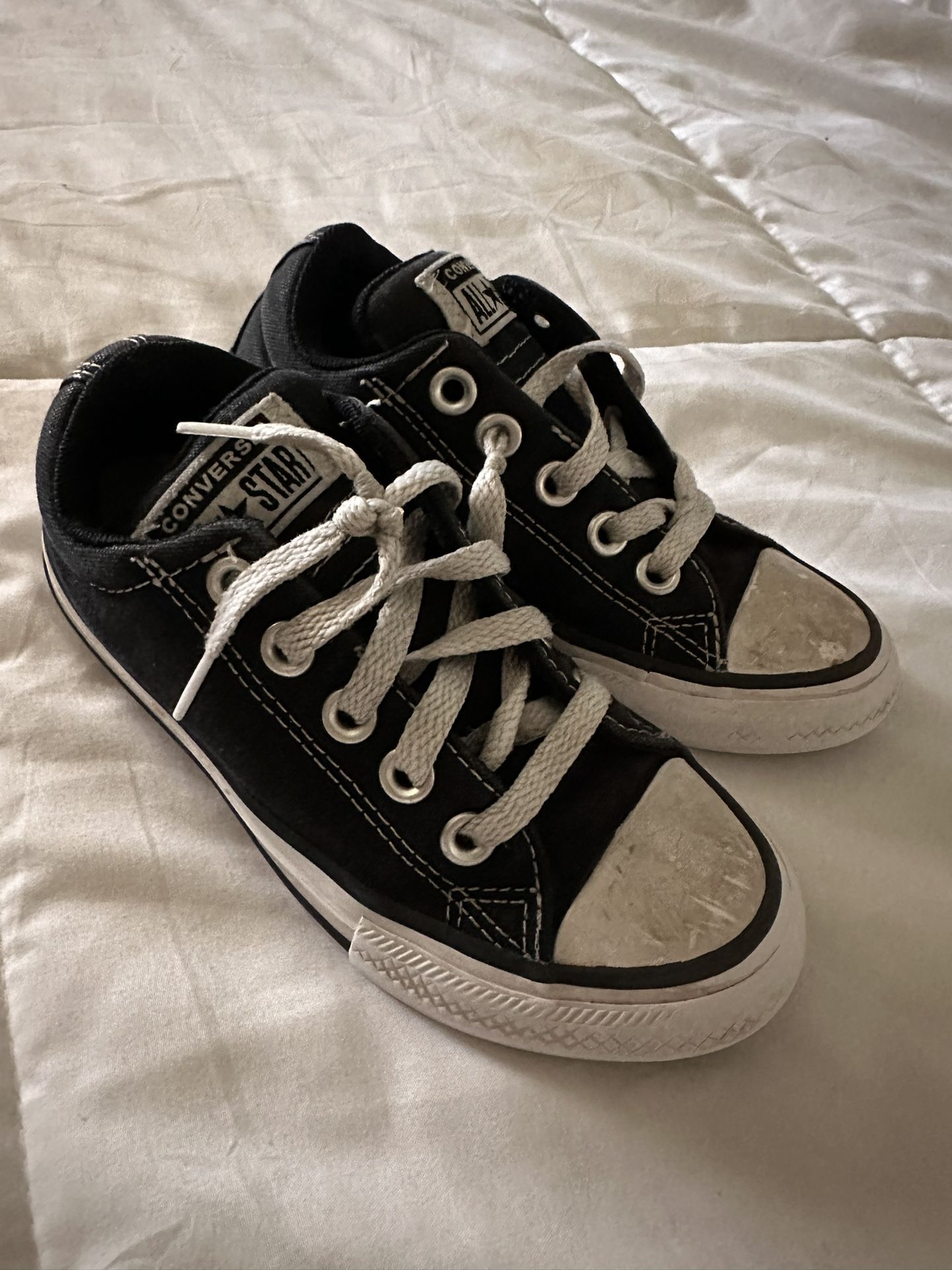 Girl Size 12 Converse