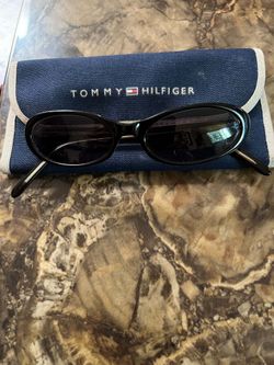 TOMMY HIFILGER SUN GLASSES with case